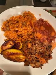 Puerto rico's cuisine is famous for many reasons, but although pr has a great variety of delicious food lets concentrate on one of its most attractive and famous: Puerto Rican Food Is My Favorite But There Are No Vegan Options Where I Am So I Made A Feast Arroz Con Gandules Pernil Habichuelas Guisadas And Plantains Veganfoodporn