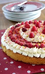 Recette Tarte Aux Framboises Chantilly Au Geranium Creme Patissiere A La Confiture De Lait 750g Recette Recette Tarte Framboise Tarte Framboise Confiture De Lait