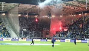 Nowy stadion piłkarski w gdyni. Arka Gdynia Lechia Gdansk Niespokojnie Na Stadionie W Gdyni Weszla Policja Zdjecia Wideo Dziennik Baltycki