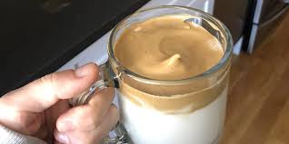 Antara air di bulan puasa yang paling daku tak tahan dalah air tebu, air tembikai, air cincau susu. Jom Try Sendiri Kopi Viral Dalgona Coffee Hanya Guna 3 Bahan Tapi Sedap Setanding Jenama Terkenal Remaja