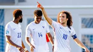 L'islande, île à la limite du cercle polaire, est une terre de contrastes et de couleurs tranchées, aux paysages sauvages. Victorieux De L Islande Les Bleuets Sont Qualifies Pour Les Quarts De Finale Eurosport