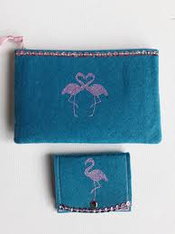 Trousse Et Porte Monnaie En Feutre Bleu Turquoise Avec Application De Flamants Et Sequins En Rose Zip Around Wallet Wallet Etsy