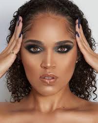 Meet Mercedes Villa: Model & Motivator