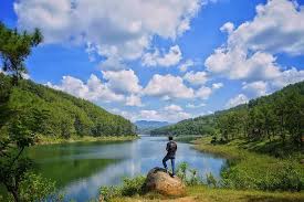 Tak hanya namanya yang mirip, keindahan wisata tulungagung terbaru dan paling terkenal ini tidak kalah dari ranu kumbolo. Sambangi Ranu Gumbolo Tulungagung Yang Mirip Ranu Kumbolo Mister Aladin Travel Discoveries