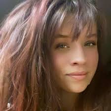 To the Dunkin employees is it true you can only wear the Dunkin shirt