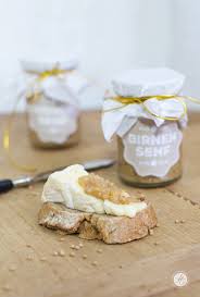 Selbst gemachte pralinen und konfekt gehören zu den klassikern, wenn es um geschenke aus der küche geht. Geschenke Aus Der Kuche Birnensenf Schnell Selbst Gemacht Free Printables Feiertaglich Das Schone Leben
