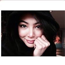 Yayks.. we went qoobee outside to have some snack but he took advantage of  my treat 🤤😏😂🤣😂🤣 My poor wallet 😂 mention your qoobee friend alike 🤣  Qoobee :