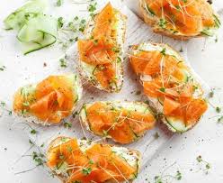 Toasts Au Miel Et Saumon Recette Recettes De Cuisine Alimentation Recette Tartine