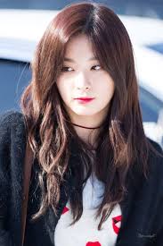 Kang Seulgi As Kim Seulgi Shy Girl Dancer Hi I M Seulgi I M 17 Years Old Irene Is My Twin Sister I Like To Dance Beludru Merah Gadis Cantik Selebritas