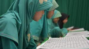 Gambar anak sekolah sd indonesia hd. Kewajiban Berjilbab Bagi Siswi Non Muslim Di Sekolah Negeri Bukan Hanya Di Banyuwangi Bbc News Indonesia