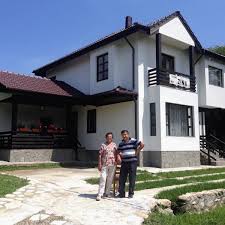 Trebuie sa contribuim si noi cu o cota parte? Antreprenoriat Povestea Unui Buzoian Care A Construit O Agropensiune De 70 000 De Euro Din Fonduri Europene 15 10 2014 Bursa Ro