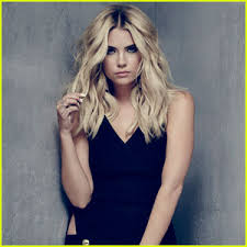 13 aug 2013 hairstyle suitability rating: Pretty Little Liars Hanna Hair
