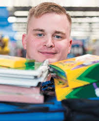 Tami Mau's Instagram, Twitter & Facebook