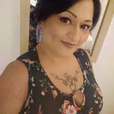 Kristie Burris's Instagram, Twitter & Facebook