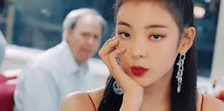 Submitted 29 minutes ago by acax1985hey there, hey there; Itzy Lia Choijisoo Itzicy Comeback Mv Jyp Girlgroup Itzy Girl Face Kpop