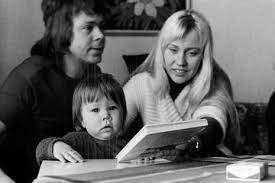 Kinder schöne hintern musik schöne bilder mamma mia könig königin popmusik coole bands abba picture gallery and collection. Wie Sehen Die Kinder Von Abba Mitgliedern Aus Und Was Tun Sie Uberalles