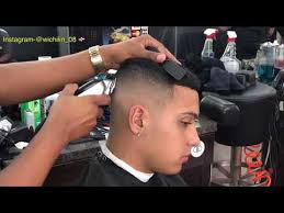 The mid fade haircut offers a perfect balance between a reduced fade and high fade. Mid Fade Corte De Pelo Para Hombres 2019 Desvanecido Fade Mediano Tutorial De Degradado Youtube