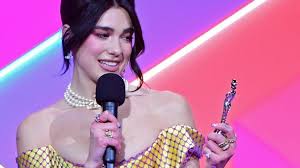 Her melodic vocation started at age 14 when she began covering tunes by different specialists on youtube. Ojcqmgincc0wsm