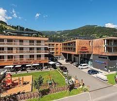 Badeurlaub In Altaussee Salzkammergut Hagan Lodge Alpenparks In 2020 Urlaub Sommerurlaub Luxus Ferienhaus