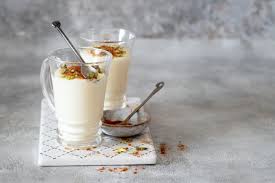 Oggi una ricetta salvamerenda semplice e veloce per i più piccoli, budino al latte con le macchie di cioccolato (si, prorio quelli della pubblicità della mucca con gli occhiali. Budino Al Latte Della Nonna Come Farlo Donnad