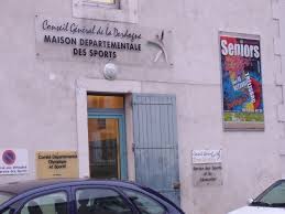 Book digitized by google and uploaded to the internet archive by user tpb. Conseil General Service Des Sports Localisation Des Defibrillateurs En Dordogne 24