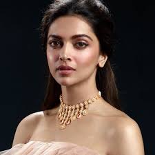 Follow My Favorite For More Updates Sahna Kurra Deepika Hairstyles Deepika Padukone Style Deepika Padukone