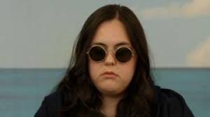 Rachel 'Rae' Earl (played by Sharon Rooney) outfits