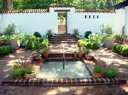 Jardin Design Espagnol Moderne Maison Avec Patio Amenagement Jardin Jardin Patio