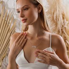 Collier prénom personnalisé : bijoux en argent sterling plaqué or 18 carats 