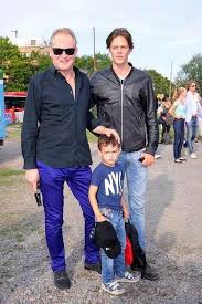 Check out this biography to know about her childhood, family, personal life. Bill Skarsgard Bill Skarsgard Girlfriend Bill Skarsgard Bill Skarsgard Pennywise