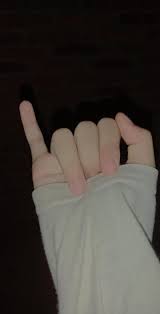 Kapan gandengan tangan sketsa gambar lukisan wajah pegangan tangan romantis gambar gandengan tangan orion gambar black nails tumblr style couple and aesthetic couple image 26 Girl Ideas In 2021 Girl Hijab Aesthetic Girl Cool Girl Pictures
