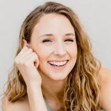 Julia Mims's Instagram, Twitter & Facebook