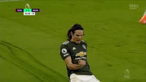 У гостей дублем отметился уругваец эдинсон кавани. Sautgempton Manchester Yunajted Anglijskaya Premer Liga 2020 2021 10 J Tur Video 2 3 Kavani Vyryvaet Sverhvolevuyu Pobedu Dlya Man Yunajted Chempionat