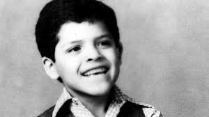 He took his artistic name by combining his two musical idols, pedro infante and vicente fernández. Pedro Fernandez Sufrio Explotacion Infantil Mamaslatinas Com