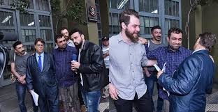 O comediante evandro santo se consagrou no pânico, mas antes foi modelo vivo. Evandro Santo Toma Atitude Radical Contra Pai E Filho Apos Agressao E Caso Vai Parar Na Justica Tv Foco