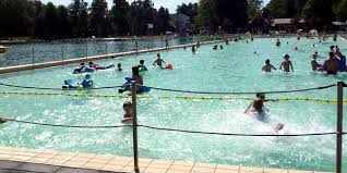 Die marienhöh berg chalets folgen dieser symbiose aus natur und moderne und bieten dem gast ein zuhause auf zeit mit einer wunderbaren aussicht auf die steinbachtalsperre. Waldfreibad An Der Steinbachtalsperre Badesaison Im Waldfreibad Beginnt Kolner Stadt Anzeiger
