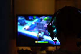 Literally anyone can earn money via youtube. 7 Best Games To Make Money As A Pro Gamer In 2021