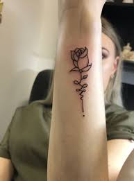 Unalome Tattoos Are First Spiritual Symbols In Buddhism They Are The Visual Image Of Reaching Enligh Tattoo Schriftzuge Ideen Tattoo Ideen Klein Tattoo Ideen