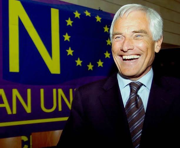 Searching for Robert Kilroy-Silk - the millionaire TV star and Brexit  'Godfather' now living in a mansion on the outskirts of Plymouth | Plymouth  Live