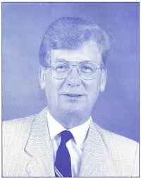 Les fonctions de maire sont incompatibles avec celles de. Val D Oise L Ancien Maire De Taverny Raymond Demanet Est Decede La Gazette Du Val D Oise