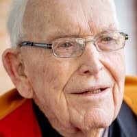 Jacqueline Storey's Instagram, Twitter & Facebook