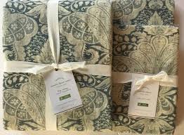 Made of 100 cotton duvet cover and sham reverse to the same design duvet cover has a hidden button closure sham has an envelope closure machine wash. Amazon Com Pottery Barn Janelle Duvet King Cali King Two Euro Shams Gray Home Kitchen