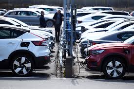 Used electric vehicles: What to know about EV batteries and tax credits | Vox