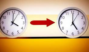 În anul 2019, trecerea la ora de vară va avea loc în ultima duminică a lunii martie, mai exact pe data de 31 martie, când ora 3:00 va deveni ora 4:00, iar noaptea va fi mai scurtă cu o oră. Ora De VarÄ 2019 Romania Trece La Ora De VarÄ In Noaptea Asta Antena 1