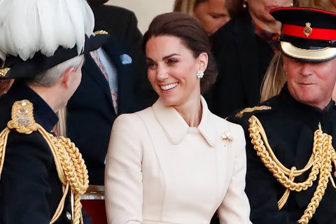 Kate Middleton's 'Stunning' Ceremonial Appearance Goes Viral - Newsweek