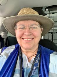 Can older, married people join the work vs home selfie trend?