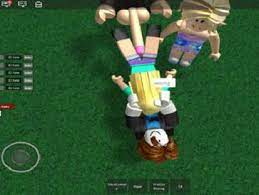 En apariencia es muy similar a minecraft, aunque los personajes recuerdan. Roblox Polemica Por La Violacion Del Avatar De Una Nina De Siete Anos En Un Popular Videojuego Tecnologia El Pais