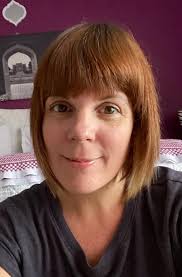 Rebecca Mayo Hair żied/et ritratt ġdid.