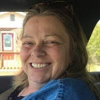 Kim Vining's Instagram, Twitter & Facebook