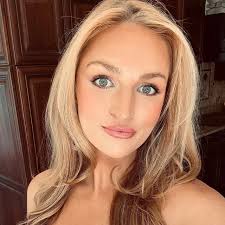 Kayla Grenier (@_kaylagrenier) • Instagram photos and videos